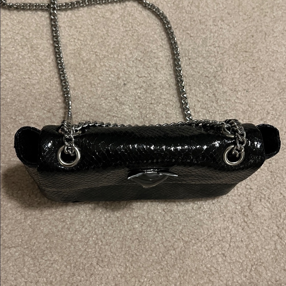 Betsey Johnson Black Slither And Shine Crossbody Faux Snakeskin Wolf Purse NWOT - Picture 5 of 8